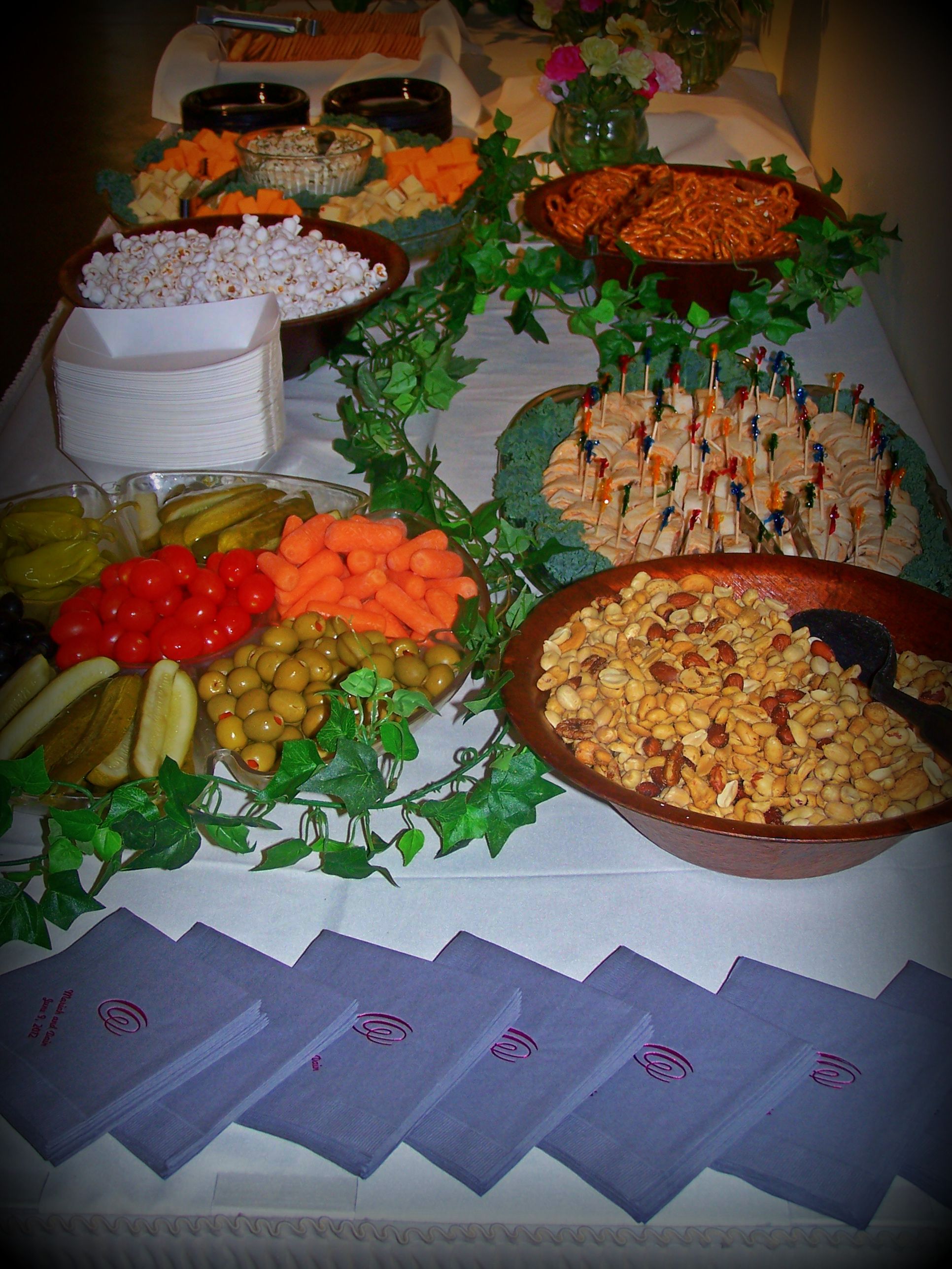 buffet dating A place in the sun: savannah jane buffet's backyard soiree pass the popcorn you're invited to dinner and a backyard movie at savannah jane buffett's canal-front miami hideaway. buffet dating A place in the sun: savannah jane buffet's backyard soiree pass the popcorn you're invited to dinner and a backyard movie at savannah jane buffett's canal-front miami hideaway.